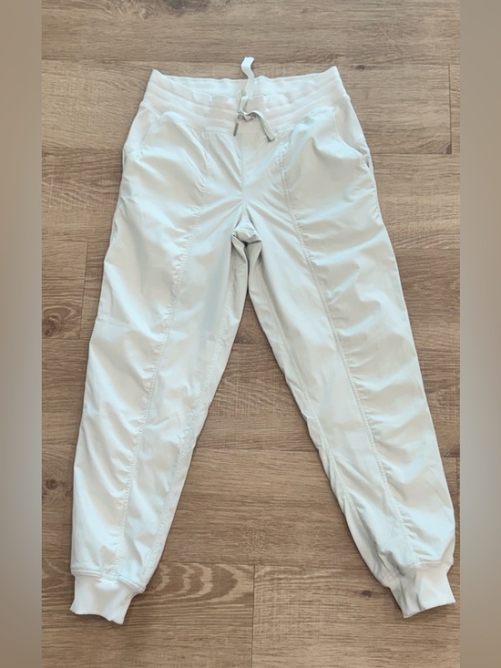 lululemon athletica Pants - Lululemon Lightweight Beige Joggers Size 8 Like New Drawstring Waist